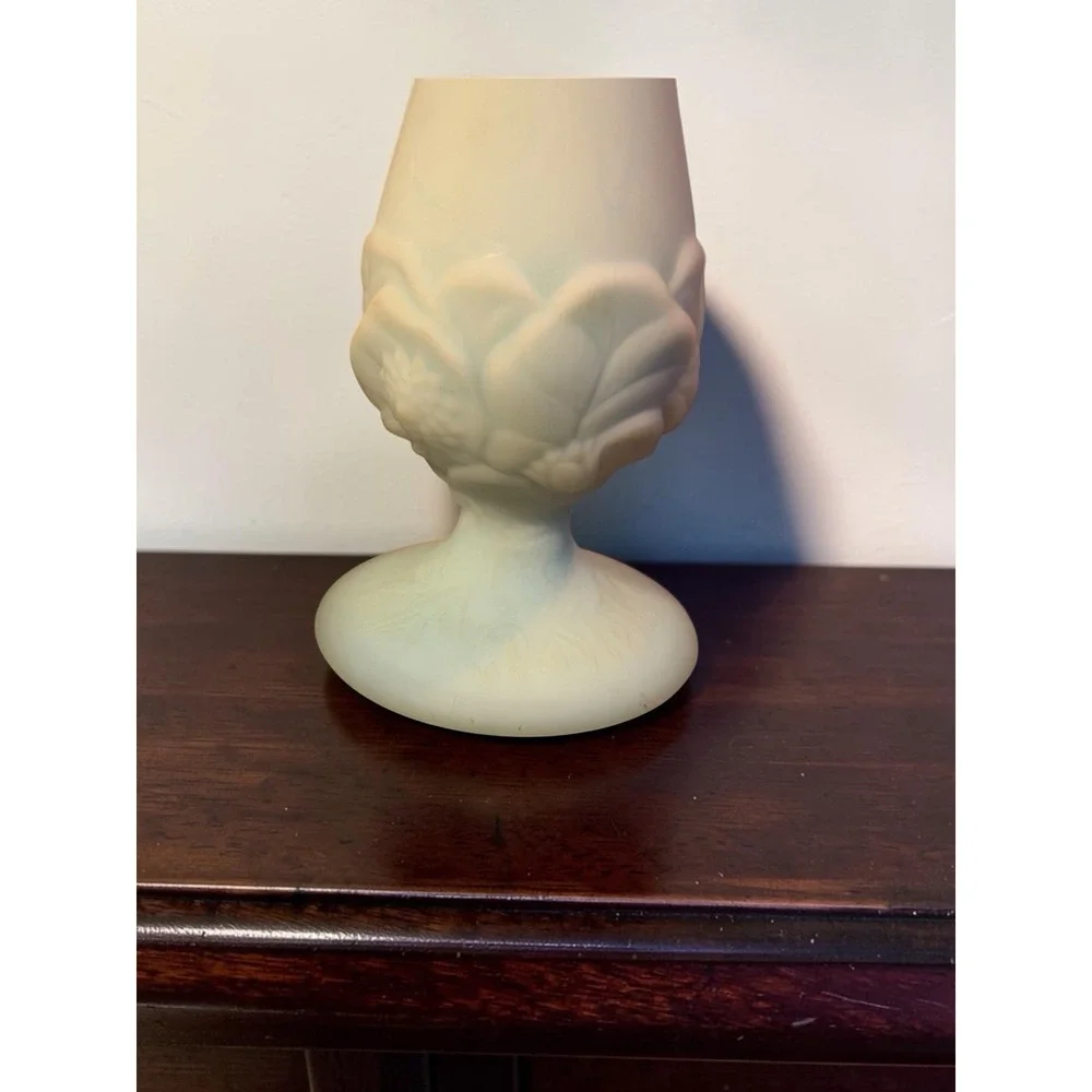 Vintage Fenton Blue Satin Glass Water Lily 10